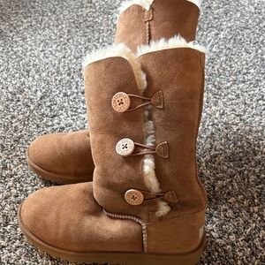 Ugg  Bailey Button Boot